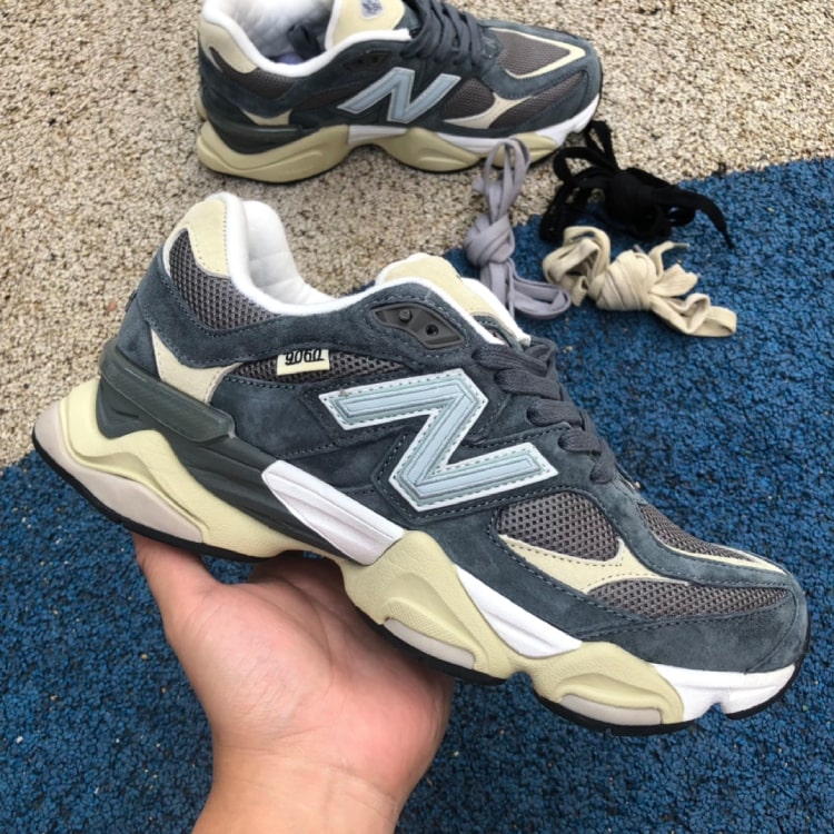 New Balance 9060 [X. 5]